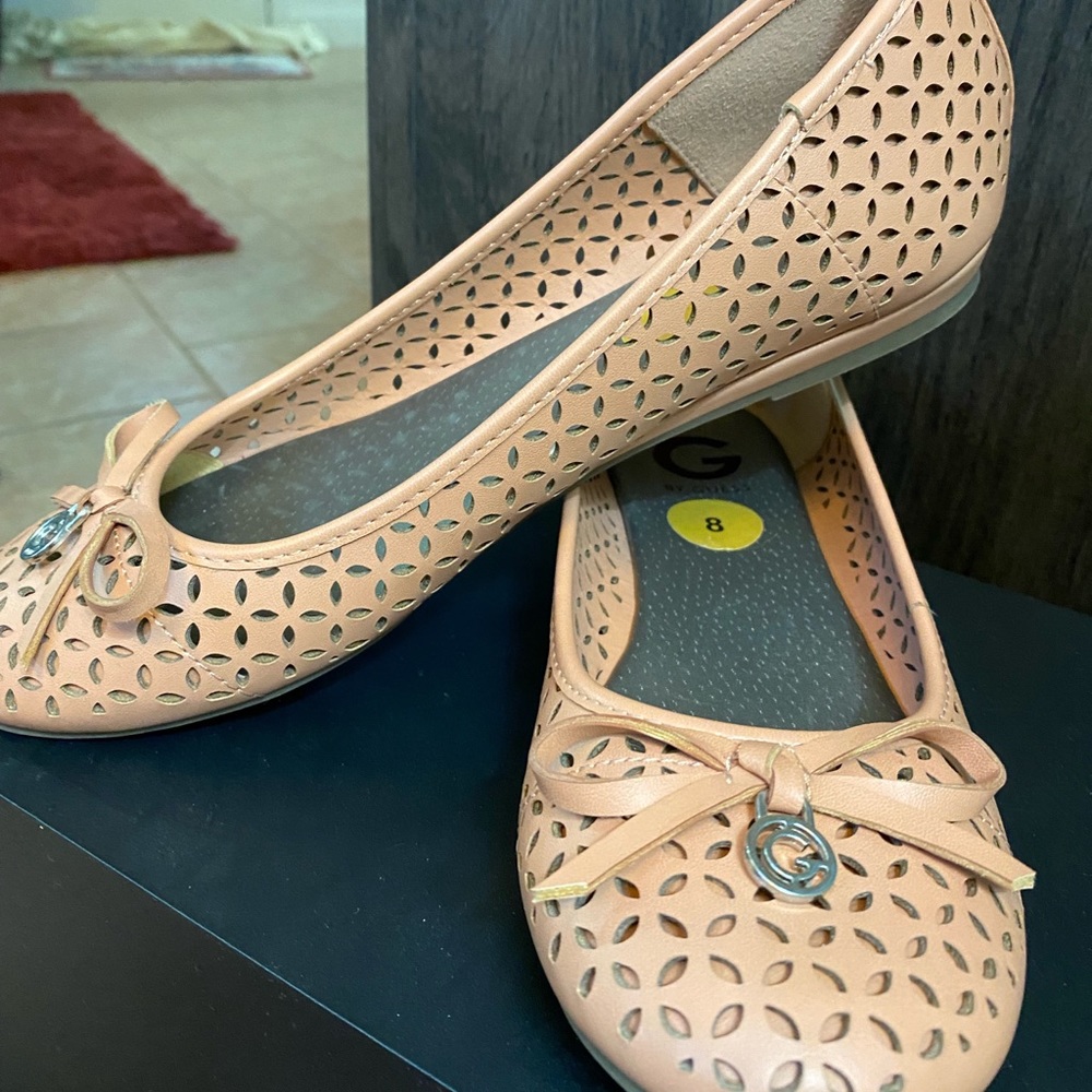 Guess Flats